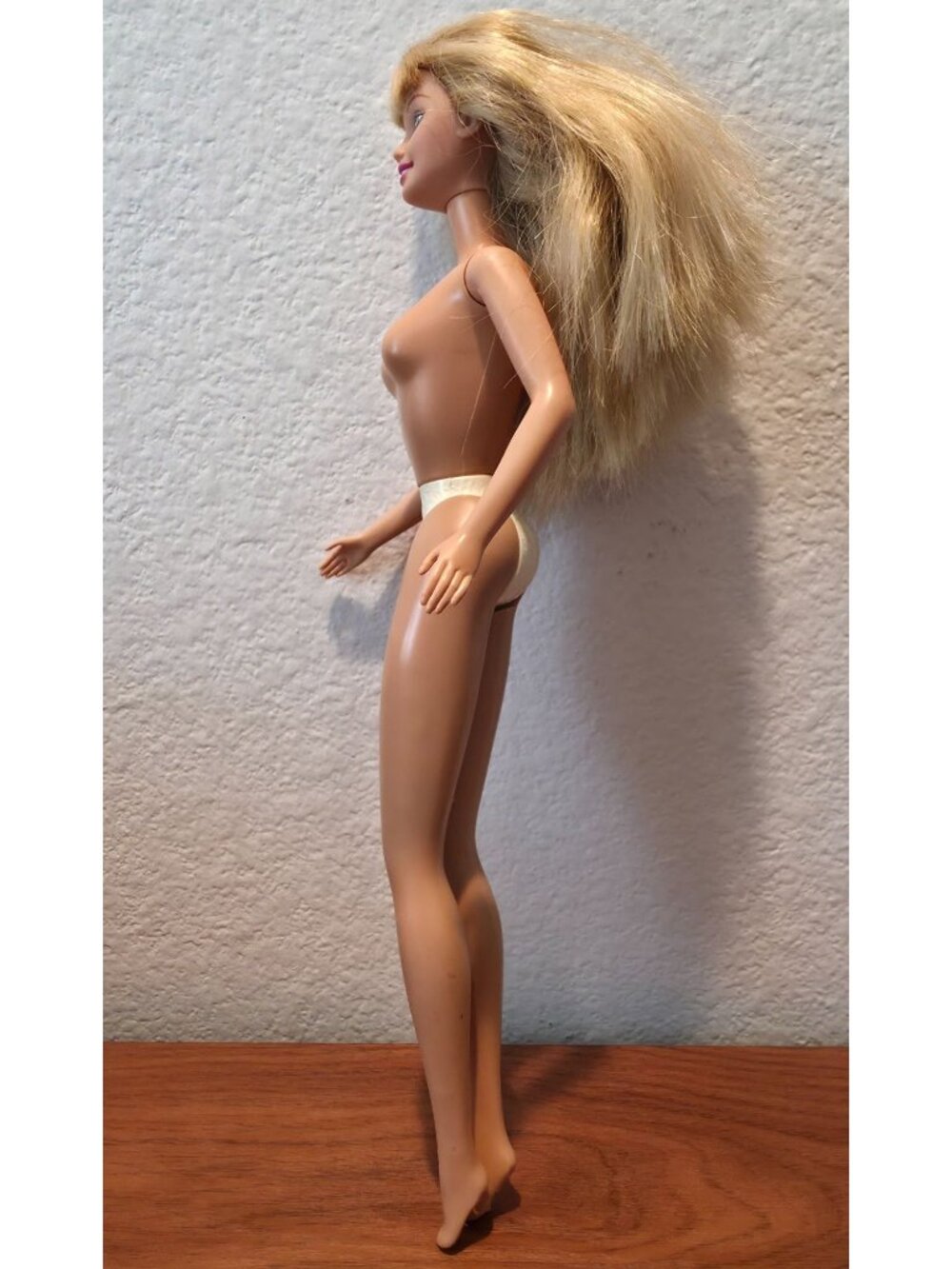 Vintage Mattel Barbie Nude Doll Blonde Hair w/ Bangs & Blue Eyes - Indonesia - Picture 4 of 11